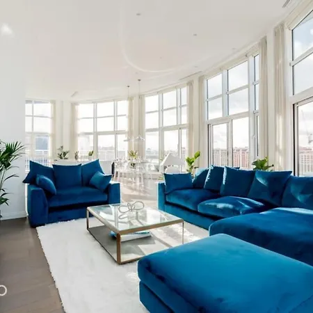 Portico Residences - Stunning Penthouse With River Views In Battersea